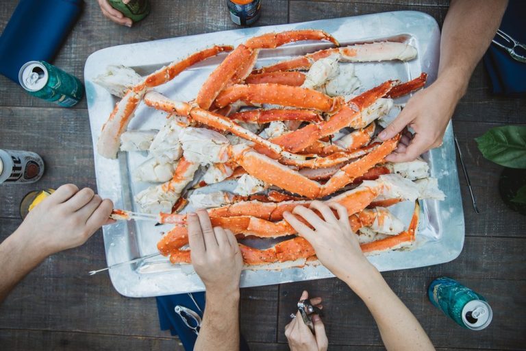 What Are the Options for Overnight Delivery of Alaskan King Crab?